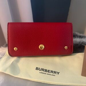 BURBERRY RED LEATHER WALLET 😊😊